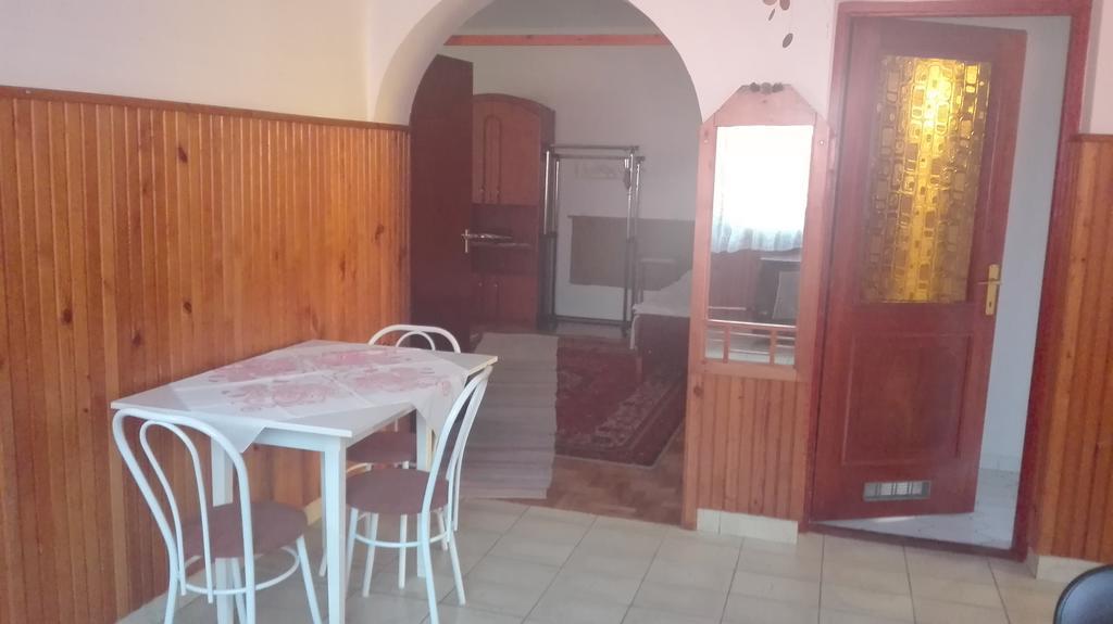 Plajbi Apartment Hajdúszoboszló Eksteriør billede